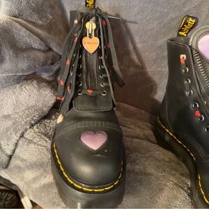 Dr. Martens signature Hearts design, zipper front with laces, L11
